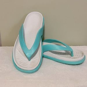 Native Shoes Teal and white flip flops